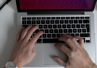 Les outils technologiques en voyage - Magazine Camping Caravaning