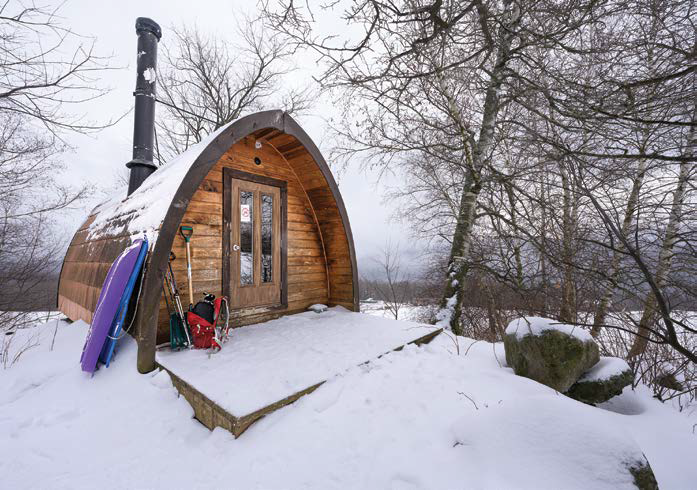 Au Diable Vert, les pods sont situés à environ 500 m du stationnement. - Camping Caravaning