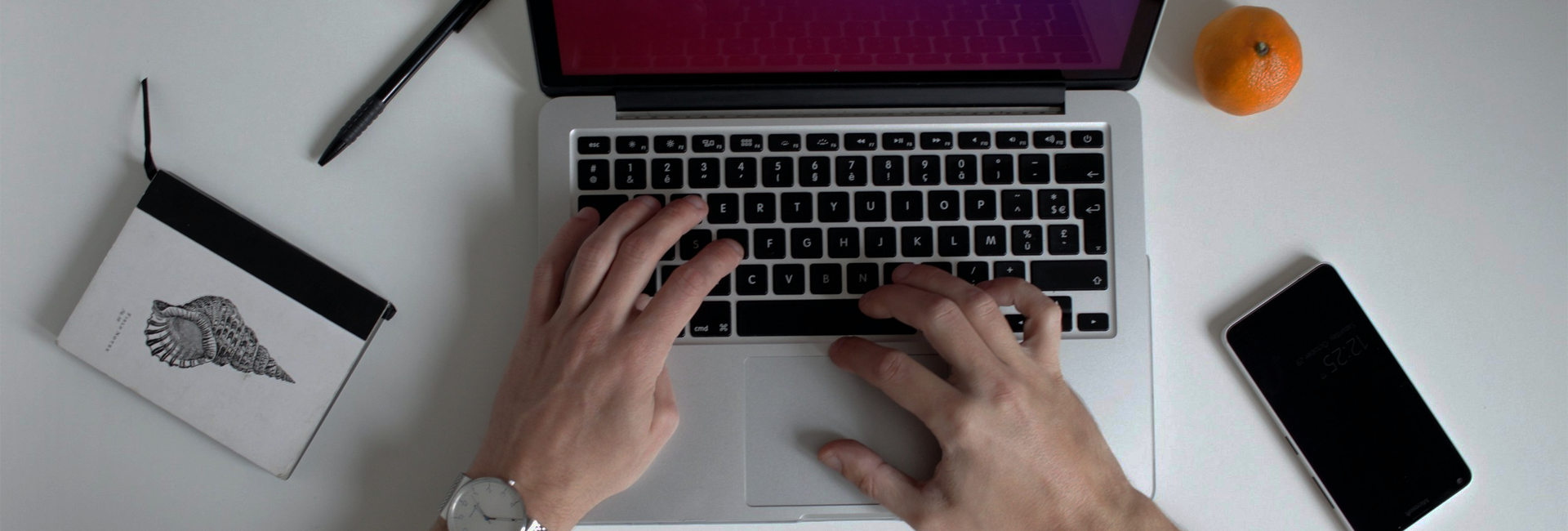 Bannière Les outils technologiques en voyage