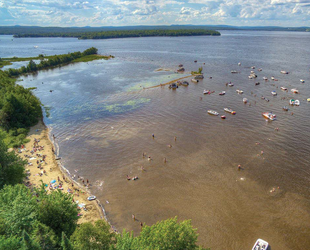 La plage tant appréciée par les visiteurs. - Camping Caravaning La plage tant appréciée par les visiteurs. - Camping Caravaning