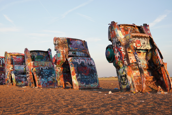 Cadillac Ranch - Magazine Camping Caravaning